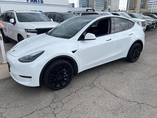 2024 Tesla Model Y Long Range