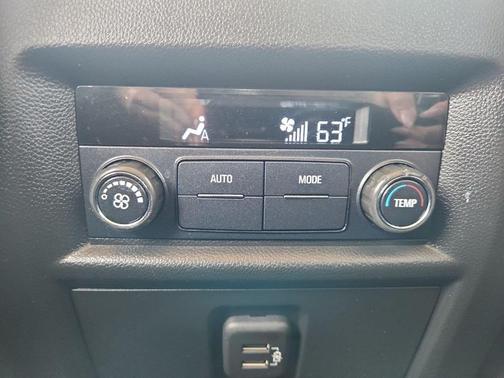 Satin Steel Metallic 2020 Chevrolet Traverse LT Cloth