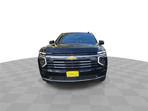 2025 Chevrolet Suburban LT