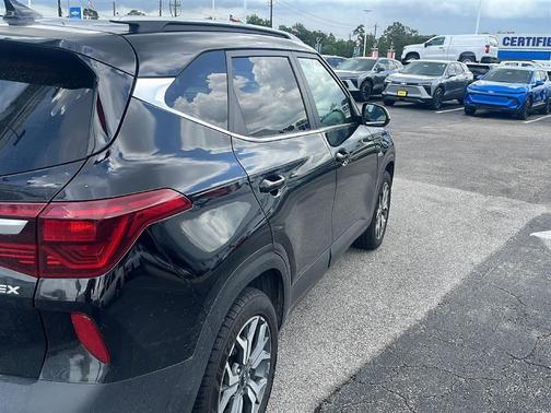 Cherry Black 2021 Kia Seltos EX