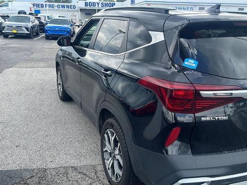 Cherry Black 2021 Kia Seltos EX
