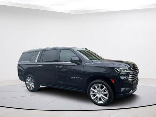 Photo 2 of 35 of 2022 Chevrolet Suburban High Country