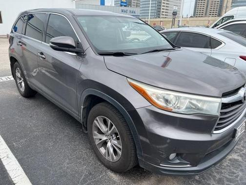 2016 Toyota Highlander LE