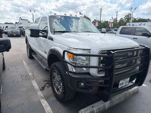 White Platinum Clearcoat Metallic 2015 Ford F-250 King Ranch