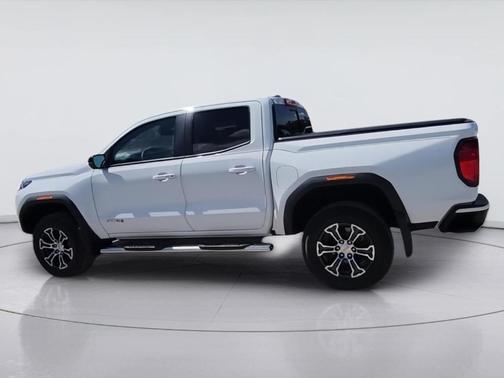 Summit White 2023 GMC Canyon AT4