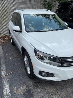 2014 Volkswagen Tiguan Auto SE