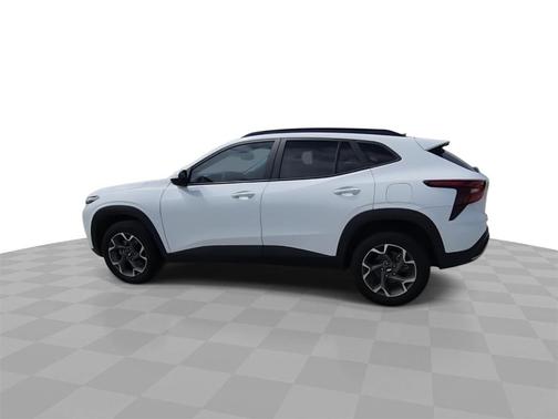 Summit White 2024 Chevrolet Trax LT