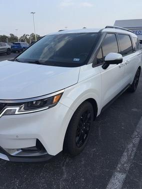 2023 Kia Carnival SX