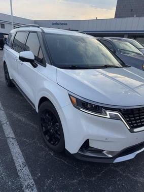 2023 Kia Carnival SX