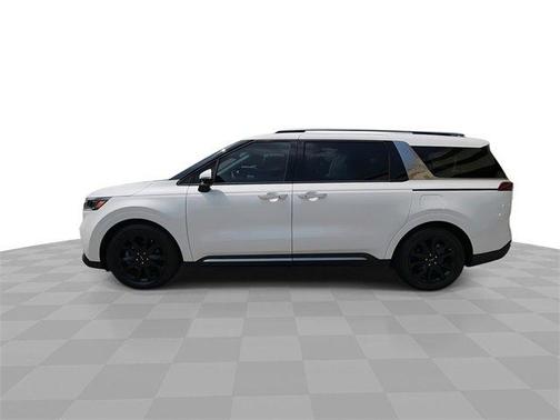 2023 Kia Carnival SX