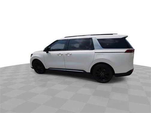 2023 Kia Carnival SX