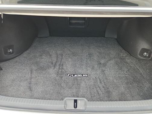 Ultra White 2024 Lexus ES 350 F SPORT Handling