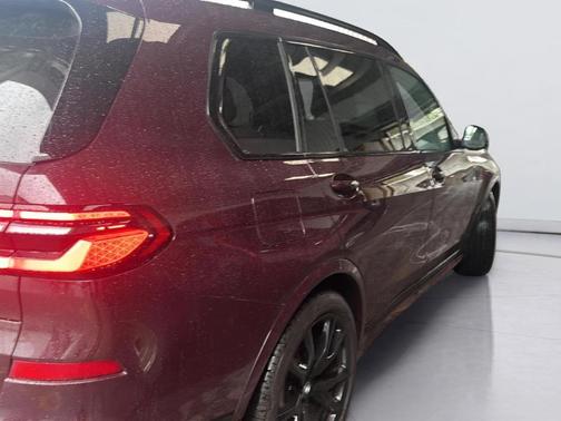 Maroon 2025 BMW X7 M60i
