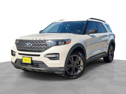 White Metallic 2021 Ford Explorer XLT