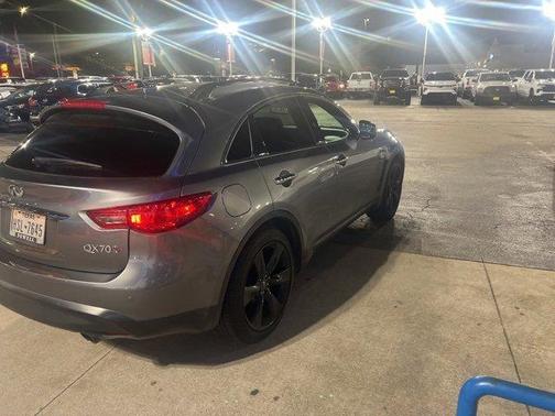 2015 INFINITI QX70 Base