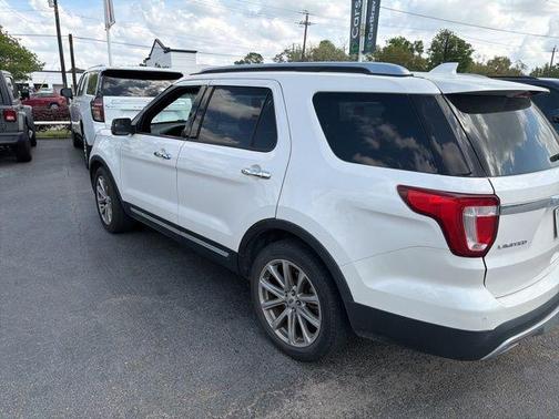 White Platinum Clearcoat Metallic 2016 Ford Explorer Limited