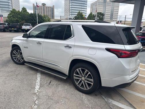 Pearl 2022 Chevrolet Traverse High Country
