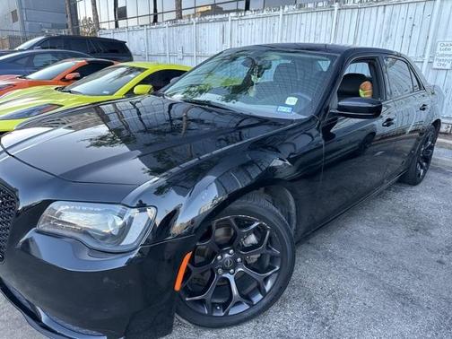 2019 Chrysler 300 Touring