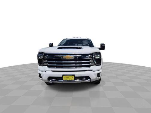 Summit White 2025 Chevrolet Silverado 2500 High Country