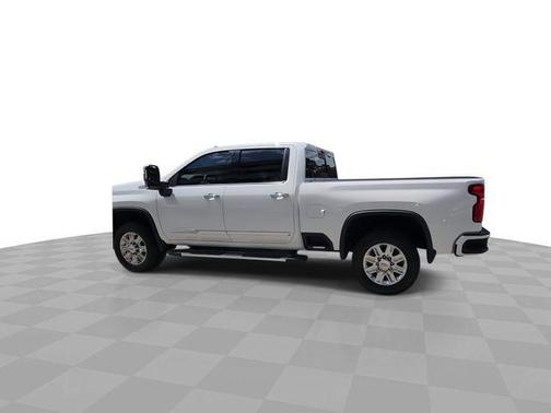 Summit White 2025 Chevrolet Silverado 2500 High Country