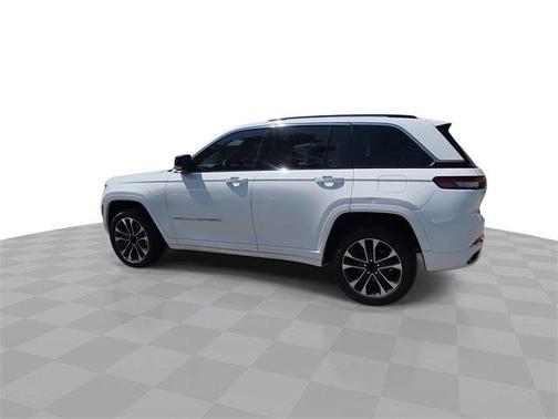 2022 Jeep Grand Cherokee Overland