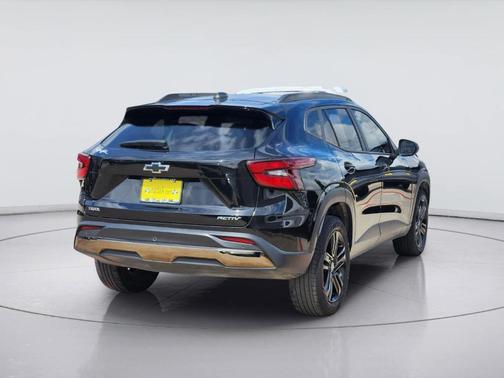 Mosaic Black Metallic 2024 Chevrolet Trax ACTIV