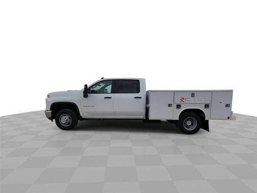 Summit White 2026 Chevrolet Silverado 3500 WT