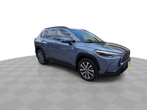 CELESTITE 2022 Toyota Corolla Cross XLE