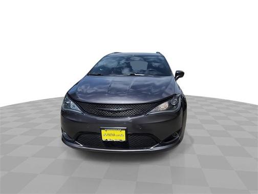 2020 Chrysler Pacifica Touring-L Plus
