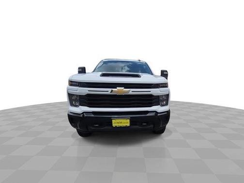 Summit White 2025 Chevrolet Silverado 2500 Custom