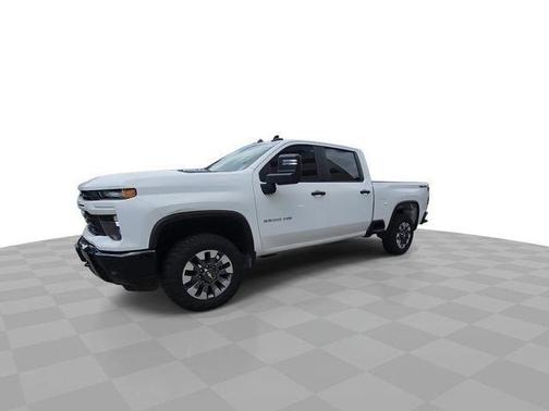 Summit White 2025 Chevrolet Silverado 2500 Custom