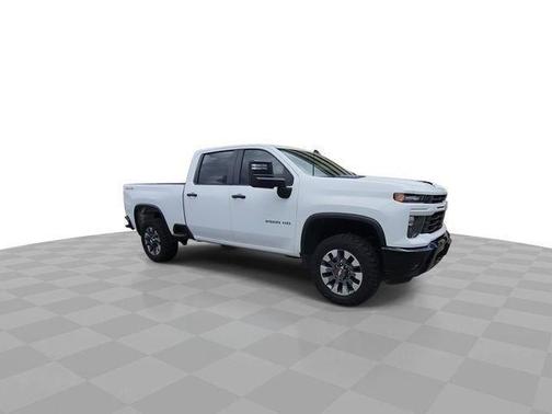 Summit White 2025 Chevrolet Silverado 2500 Custom