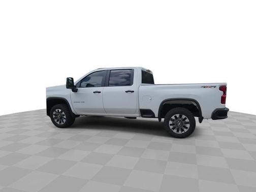 Summit White 2025 Chevrolet Silverado 2500 Custom