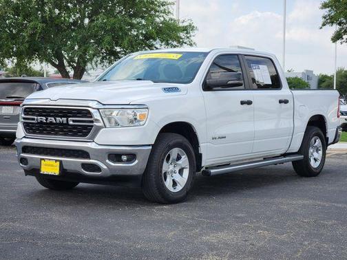 Bright White Clearcoat 2023 RAM 1500 Big Horn