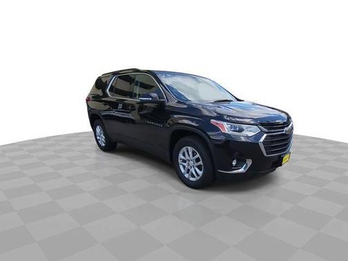 Mosaic Black Metallic 2021 Chevrolet Traverse LT Leather