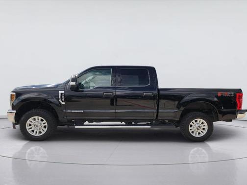 Shadow Black 2018 Ford F-250 XLT