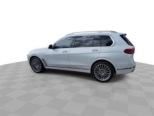 2025 BMW X7 xDrive40i