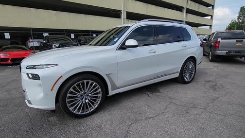 2025 BMW X7 xDrive40i