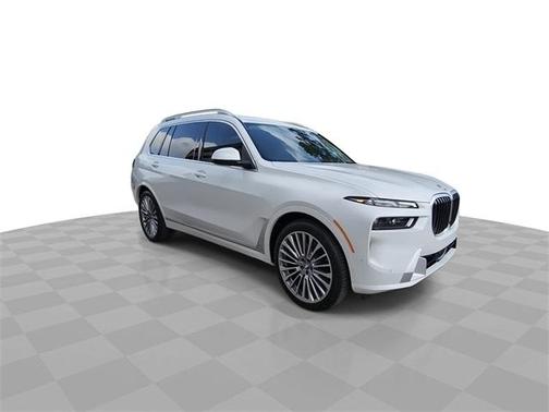 2025 BMW X7 xDrive40i