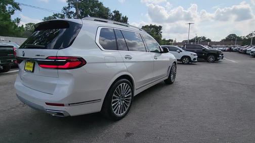 2025 BMW X7 xDrive40i