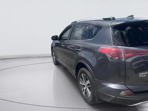 Magnetic Gray Metallic 2016 Toyota RAV4 XLE