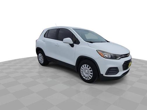 Summit White 2017 Chevrolet Trax LS