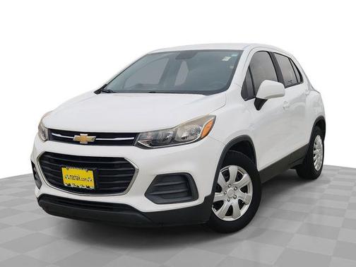 Summit White 2017 Chevrolet Trax LS