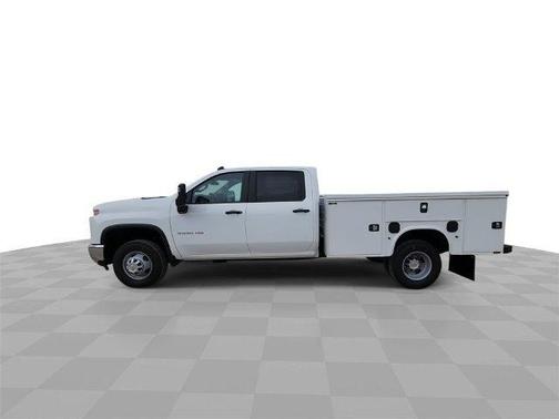 Summit White 2026 Chevrolet Silverado 3500 WT