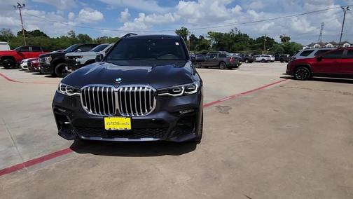 Metallic 2022 BMW X7 xDrive40i