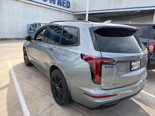 Silver Metallic 2023 Cadillac XT6 Premium Luxury FWD