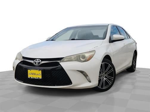 Blizzard Pearl 2016 Toyota Camry SE
