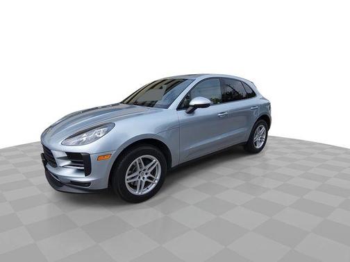 Dolomite Silver Metallic 2019 Porsche Macan Base