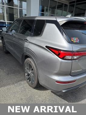 2022 Mitsubishi Outlander Black Edition