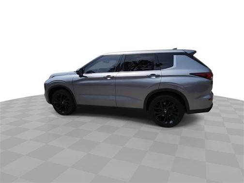 2022 Mitsubishi Outlander Black Edition